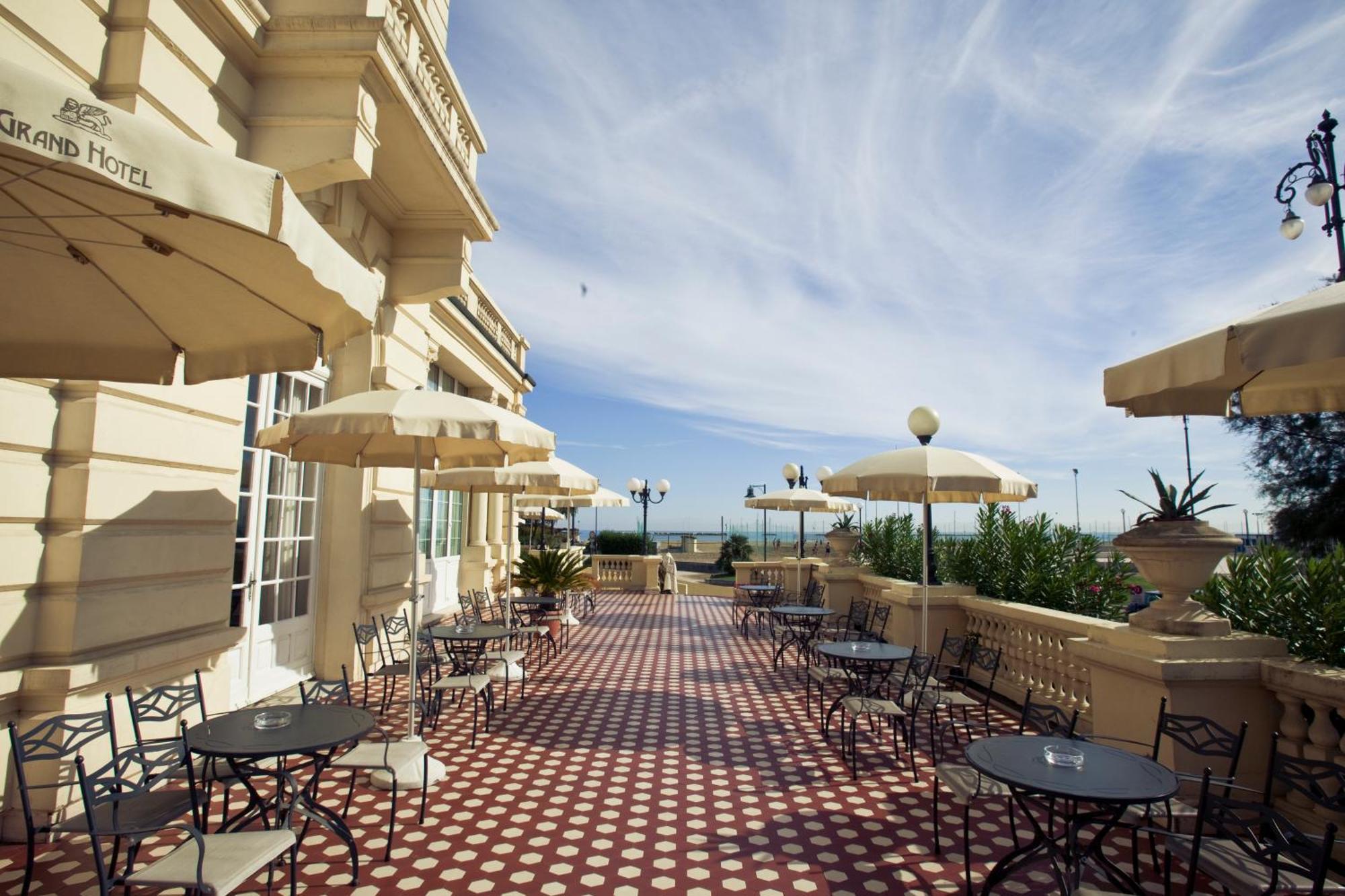 Grand Hotel Cesenatico Exterior foto